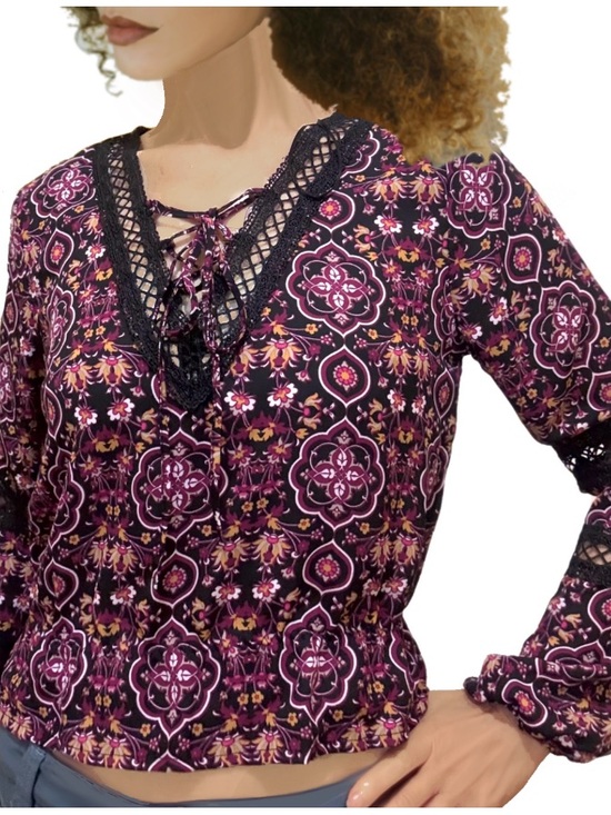 Tops - NEW💕 Floral Lace-Trimmed Lace up Puff Long Sleeve Ruffled Peplum V neck Top